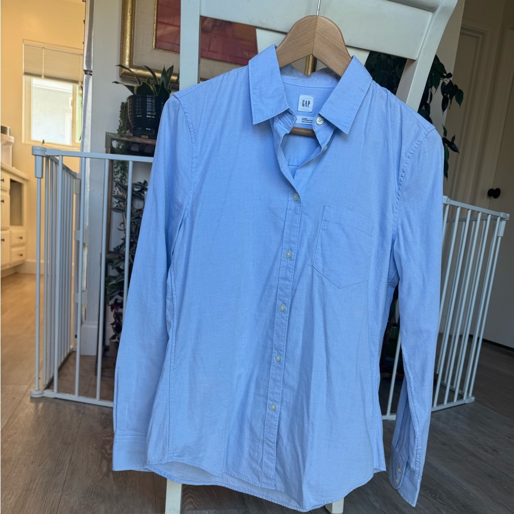 Gap Fitted Boyfriend Shirt